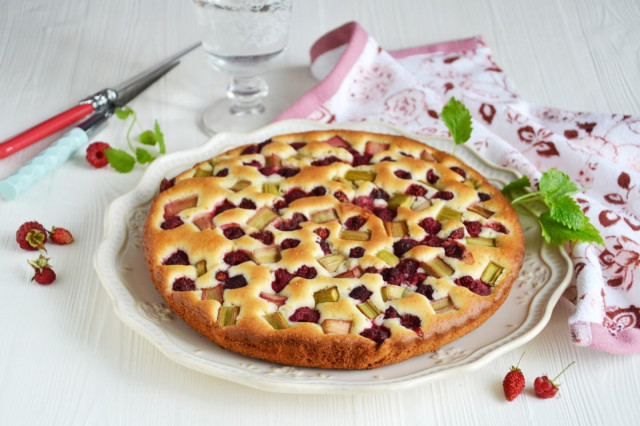 Пиріг з ревенем і лісовими ягодами рецепт з фото покроково і відео 