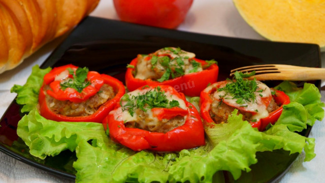 М'ясний фарш запечений в кружечках болгарського перцю рецепт з фото покроково і відео 