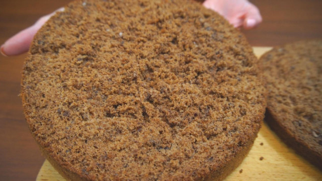 Шоколадний бісквіт з какао для торта рецепт з фото покроково і відео 