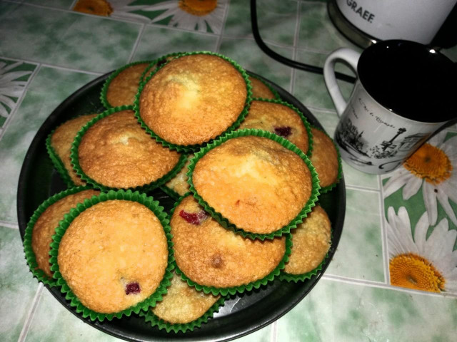 Повітряні кекси з вишнею рецепт з фото покроково 