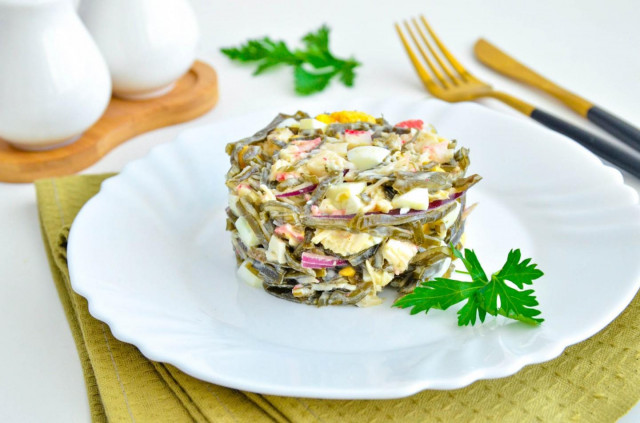Салат з морської капусти з крабовими паличками і яйцем рецепт з фото покроково і відео 