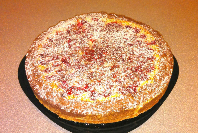 Вишневий пиріг з заливкою рецепт з фото 