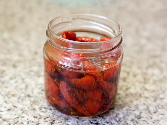 В'ялені помідори з базиліком і орегано рецепт з фото і відео 