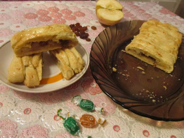Пісочний пиріг з яблуками і родзинками рецепт з фото покроково 