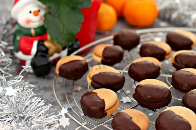 Подвійне печиво з начинкою в шоколаді рецепт з фото покроково 