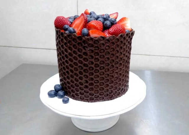 Торт Шоколадно-ягідний рецепт з фото покроково і відео 