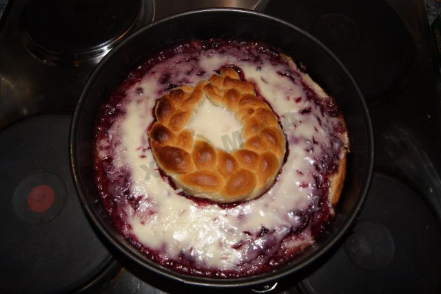 Пиріг Брусниця під снігом рецепт з фото 
