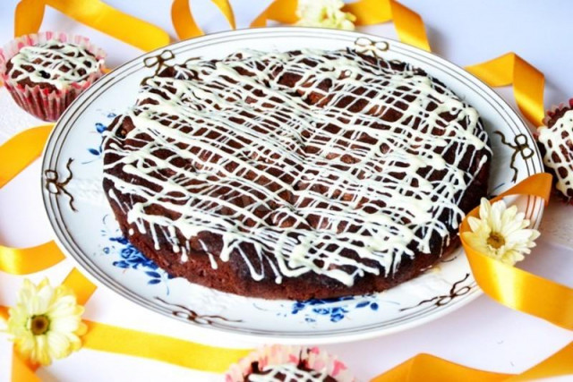 Шоколадний пиріг з вишнею рецепт з фото покроково 