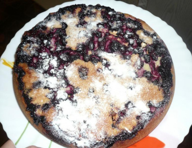 Простий ягідний пиріг з чорною смородиною рецепт з фото 