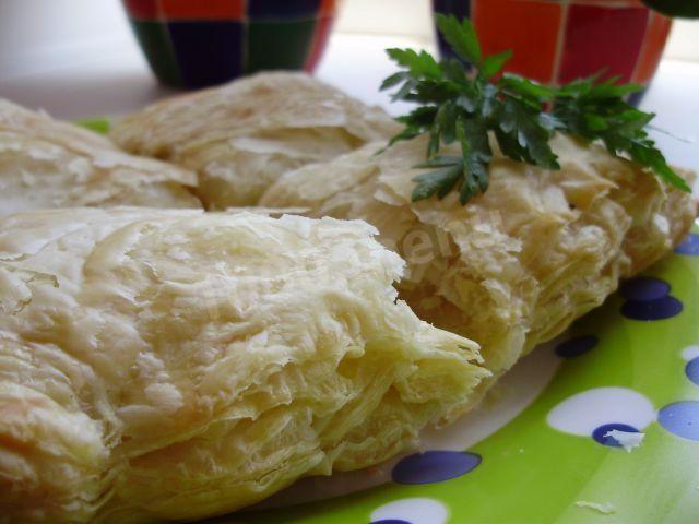Простий пиріг з рисом з готового листкового тіста рецепт з фото покроково 