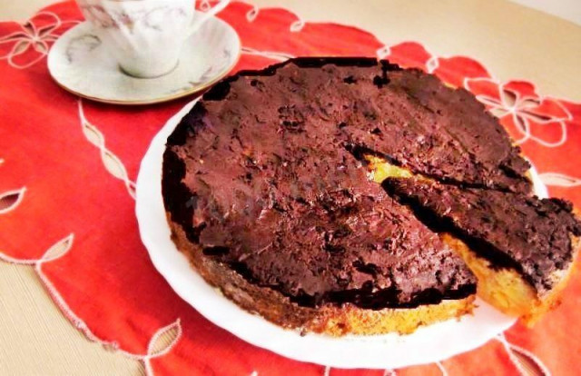 Шоколадний пиріг з консервованими ананасами рецепт з фото покроково 