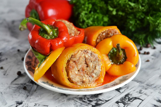 Фаршировані перці з томатною пастою в каструлі рецепт з фото покроково і відео 