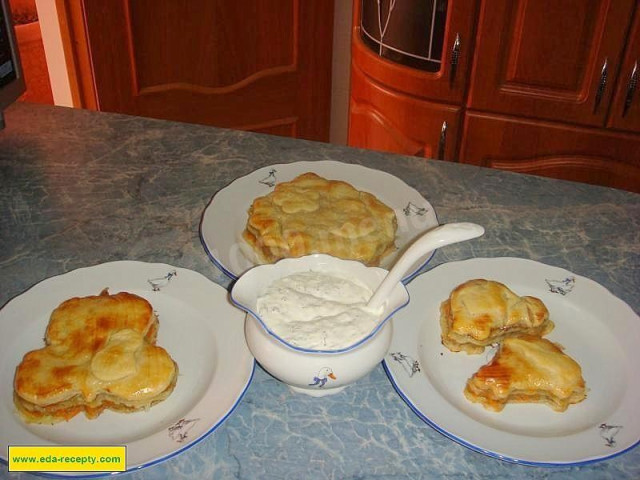 Фігурні пиріжки з готового листкового тіста рецепт з фото покроково 
