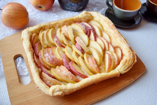 Соковитий яблучний пиріг з готового листкового тіста без дріжджів рецепт з фото покроково 