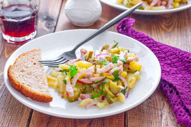 Салат з солоними огірками і ковбасою рецепт з фото покроково і відео 