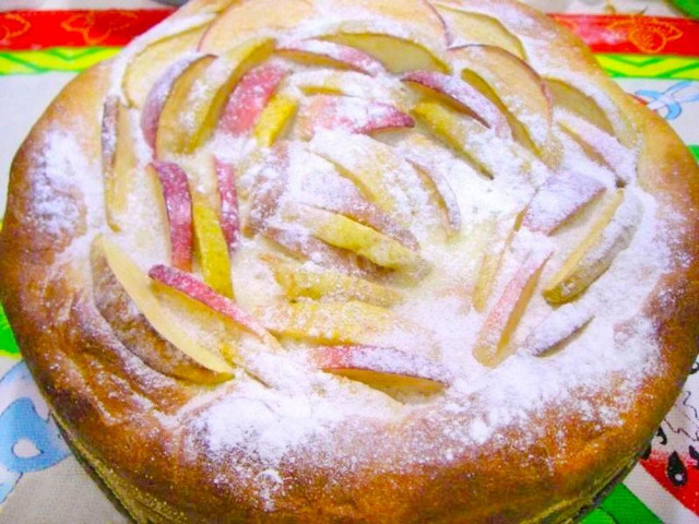 Яблучний пиріг з вершковою заливкою на дріжджовому тесті рецепт з фото покроково 