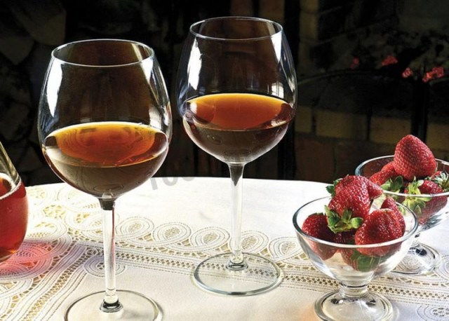 Вино з полуниці полуничне рецепт з фото покроково 