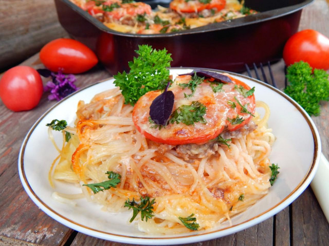 Спагетті з фаршем, помідорами і сиром в духовці рецепт з фото покроково 