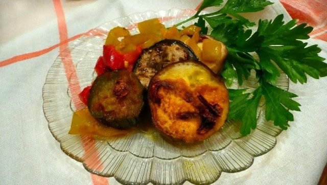 Баклажани в духовці з болгарським перцем, куркумою і спеціями рецепт з фото покроково 