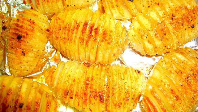 Печена в духовці картопля в сухарях рецепт з фото 