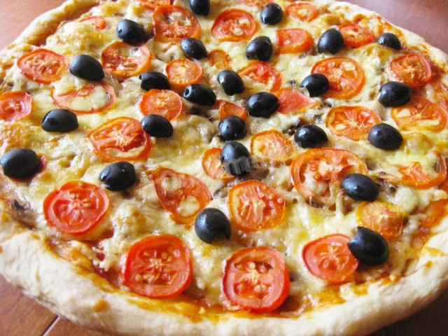 Вегетаріанська піца з грибами і сиром рецепт з фото покроково 