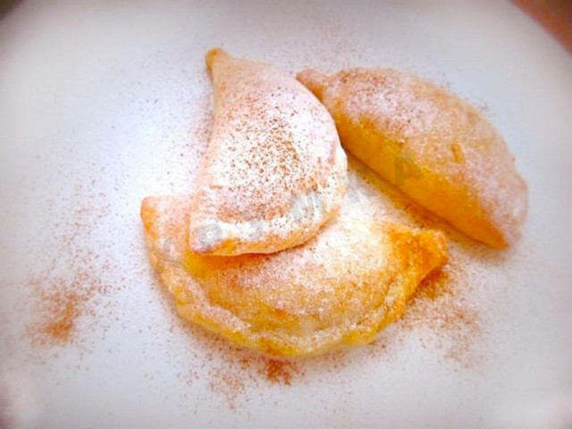 Сирне тісто на вершковому маслі з яблуками а-ля вареники рецепт з фото покроково 