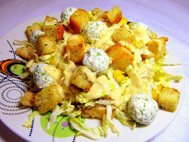 Салат ревнивець з сухариками, пекінською капустою, куркою рецепт з фото покроково і відео 
