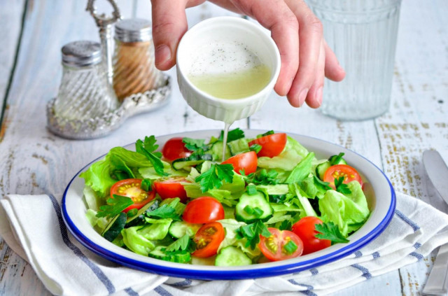 Смачна заправка для овочевого салату рецепт з фото покроково 