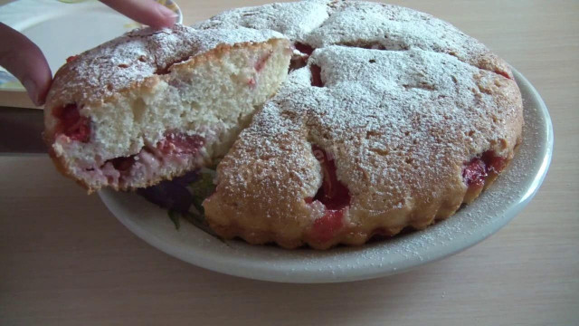 Полуничний пиріг без масла повітряний і ароматний рецепт з фото покроково 