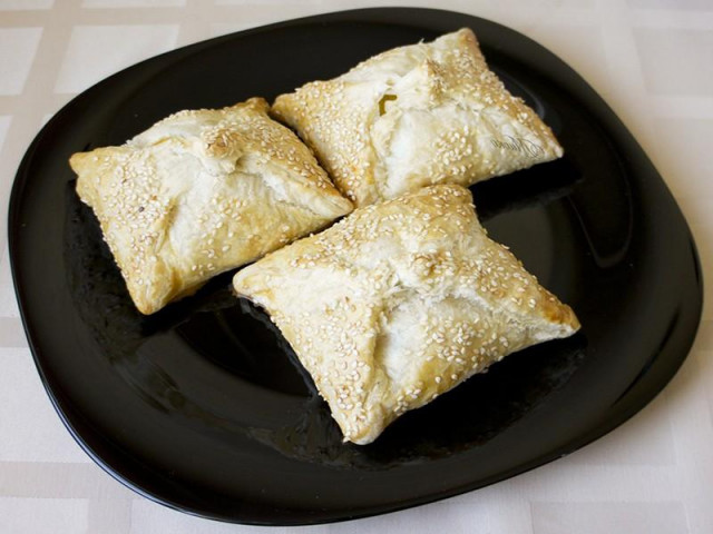 Хачапурі листковий з сиром і сиром рецепт з фото 