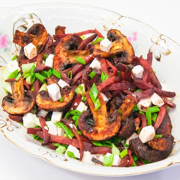 Гарячий салат з грибами буряком і Фета рецепт з фото покроково 