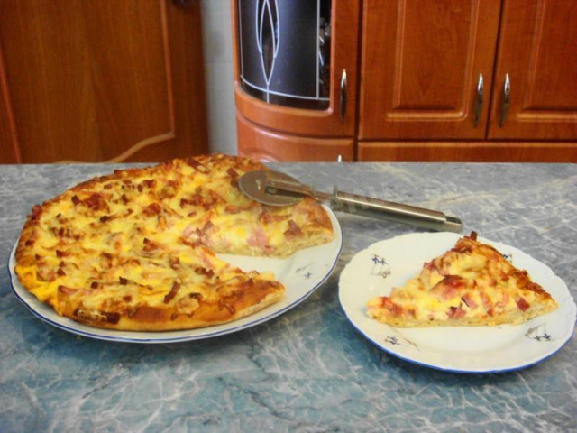 Оззі-піца з ковбасою і сиром рецепт з фото покроково 