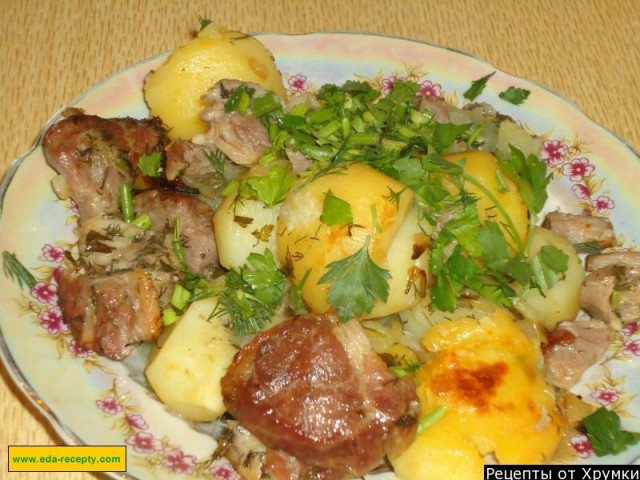 Запечене м'ясо в рукаві з майонезом, картоплею і цибулею рецепт з фото покроково 