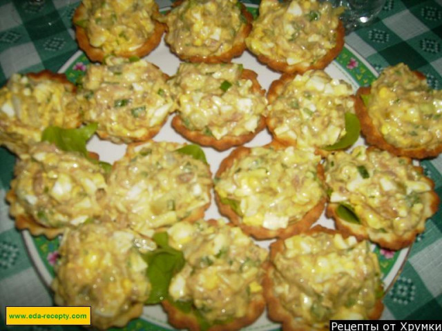 Тарталетки з рибними консервами і огірками салат рецепт з фото покроково 
