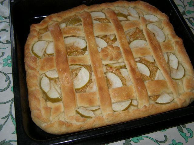 Яблучний пиріг з дріжджового тіста на пісному маслі рецепт з фото покроково 