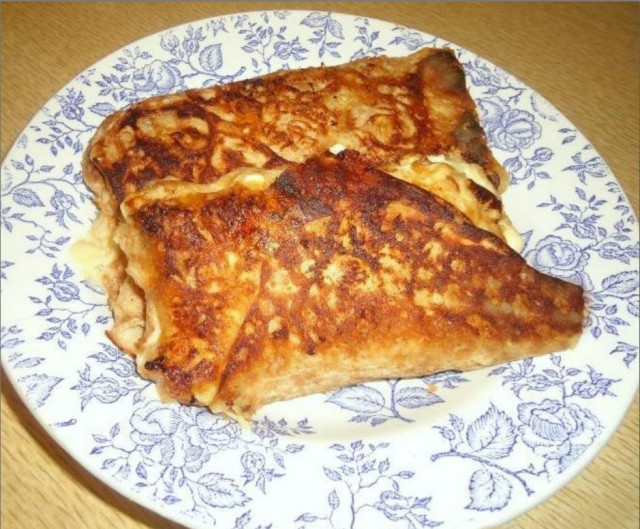 Хачапурі з лаваша на сковороді з сиром, кефіром і яйцем рецепт з фото покроково 