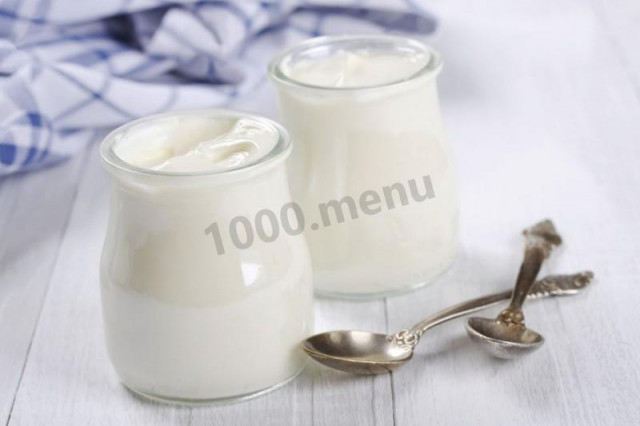 Солодкий домашній йогурт в мультиварці з закваски з вершкам рецепт з фото 