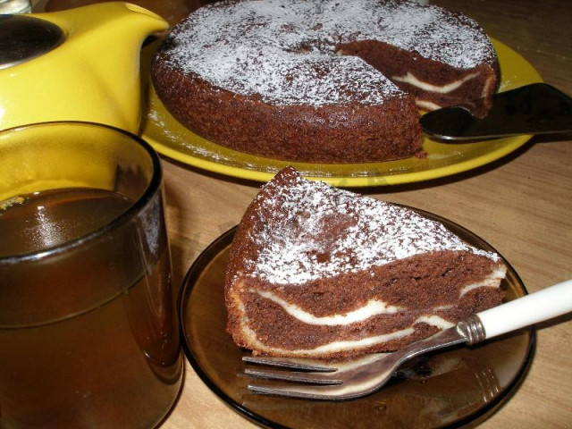 Шоколадний пиріг з сирною начинкою в мультиварці рецепт з фото покроково 