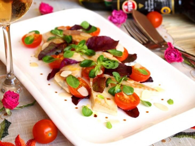 Парова тілапія з помідорами черрі і салатним міксом рецепт з фото покроково 