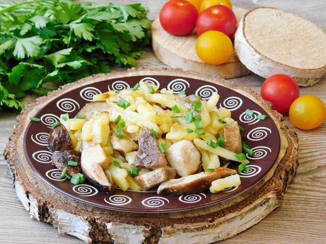 Картопля з білими грибами смажена на сковороді рецепт з фото покроково 