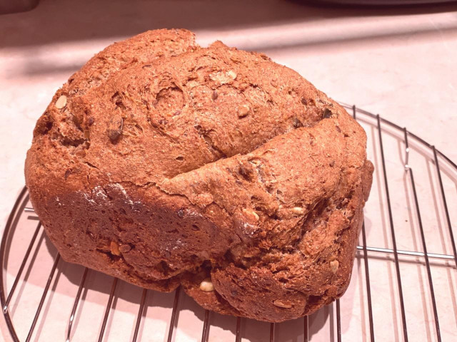 Бездріжджовий хліб з насінням на кефірі в хлібопічці рецепт з фото 