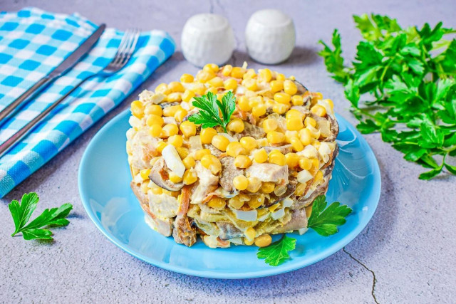 Салат з кукурудзою грибами і куркою рецепт з фото покроково 