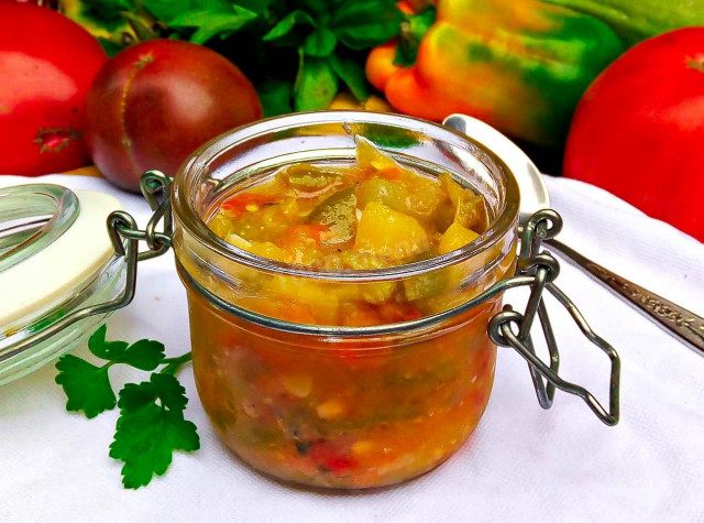 Салат з кабачків помідорів перцю і цибулі на зиму рецепт з фото покроково і відео 