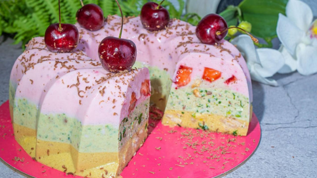 Полуничний торт без випічки для мами рецепт з фото покроково і відео 