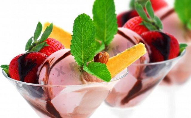 Морозиво Полуниця в шоколаді рецепт з фото 
