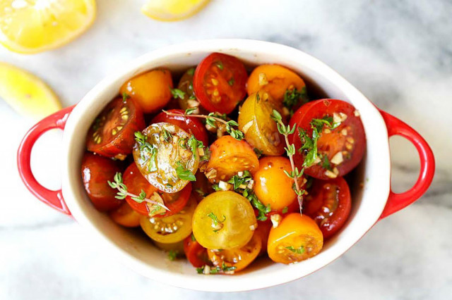Малосольні помідори в каструлі швидкого приготування рецепт з фото 