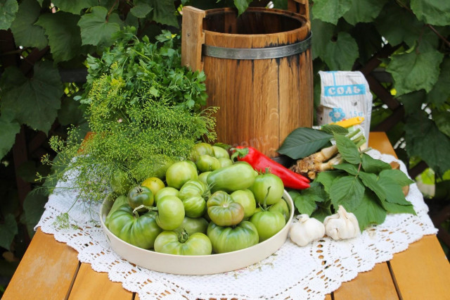 Зелені помідори в бочці на зиму рецепт з фото покроково 