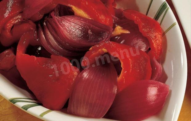Салат з маринованої червоної цибулі рецепт з фото 