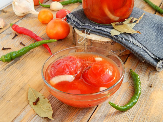 Помідори у власному соку в томатній пасті на зиму рецепт з фото покроково 