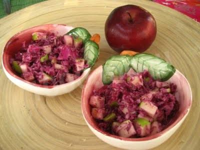 Салат з родзинками і червоною капустою рецепт з фото 